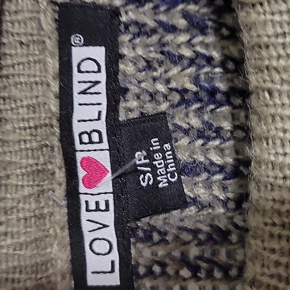 Love blind Sweater - Picture 2 of 3